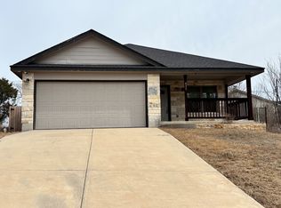 655 Oak Ln, Cottonwood Shores, TX 78657