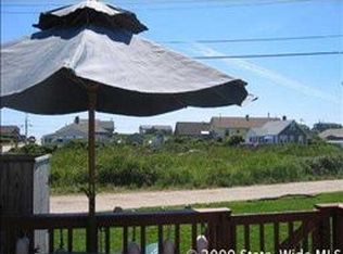 18 Champlin Ave, Narragansett, RI 02879