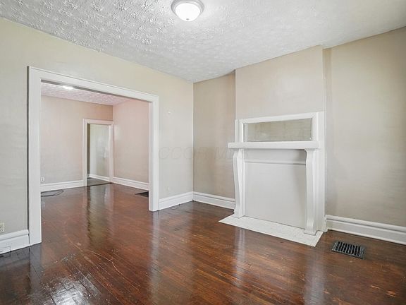 2nd image of 1088-1090 Peters Ave