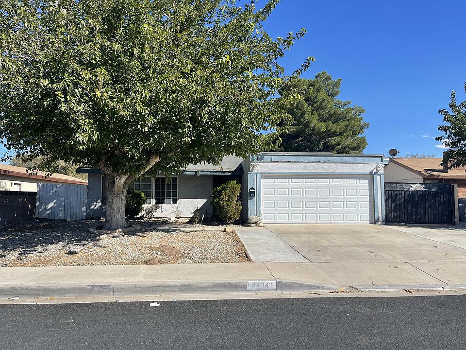 1st image of 44042 Gingham Ave