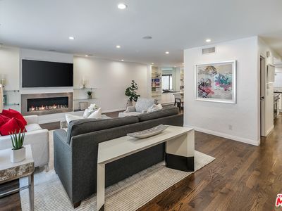 918 9th St APT B, Santa Monica, CA, 90403