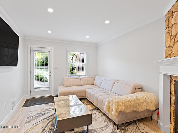 4th image of 40 Wareham Court