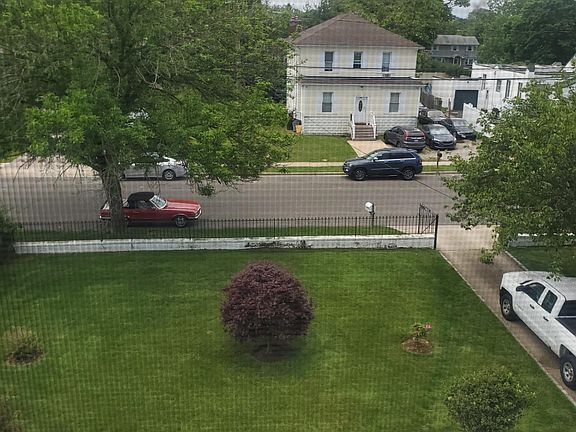 2nd image of 744 Clocks Blvd