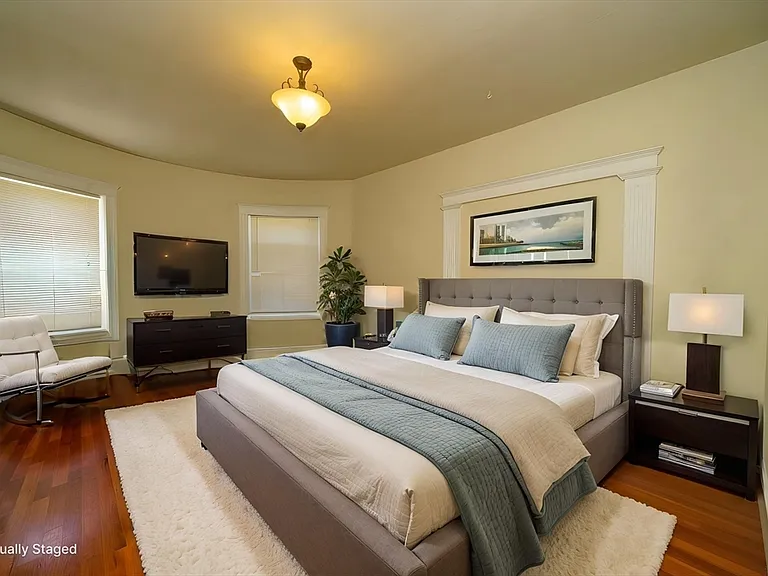 39 Strathmore Rd #2 — Photo 5