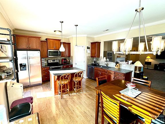 5th image of 1161 Rainier Ln