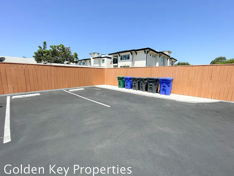 2715 Madison St #1 — Photo 14
