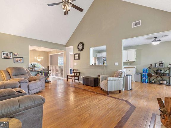 4th image of 1303 Post Oak Ct