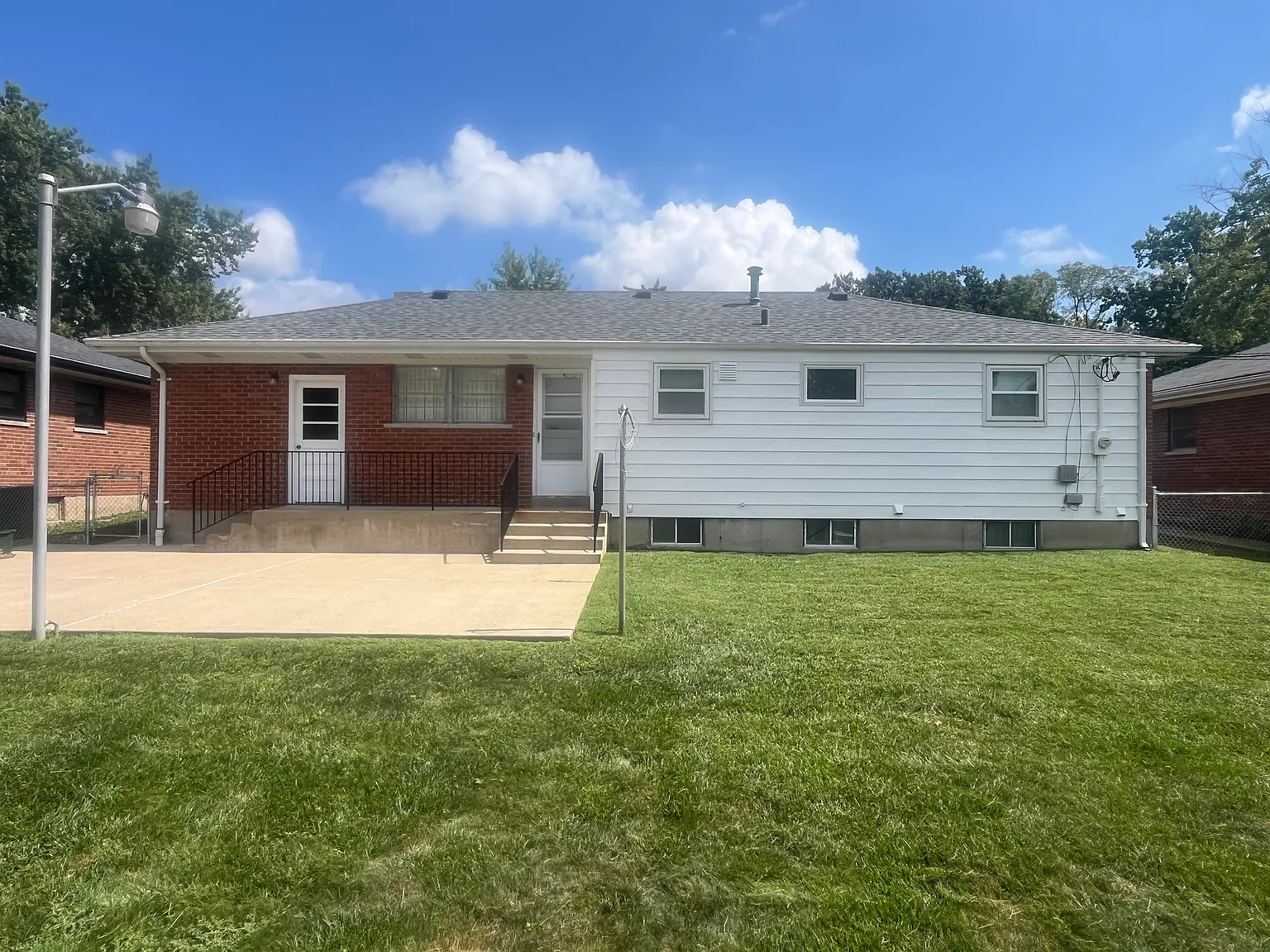 3 bed, 1016 sqft, $2,495 — Photo 3