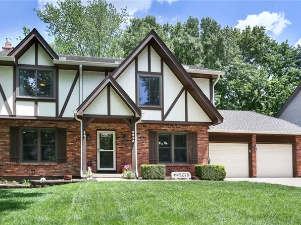8923 Alden St, Lenexa, KS 66215