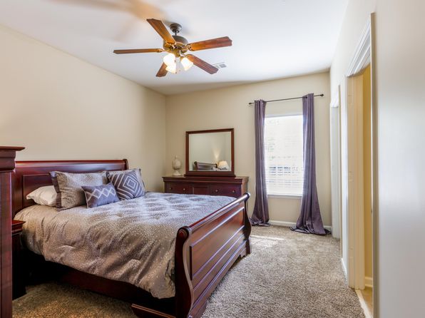 317 Royal Chartres Sq E #308-204