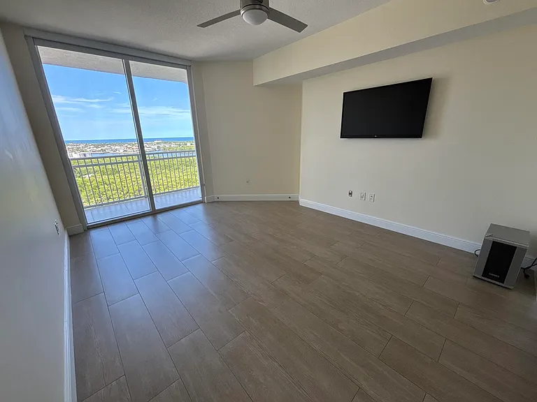 350 N Federal Hwy #1209 — Photo 9