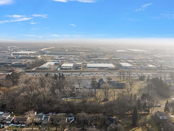 5th image of 30330 Schoolcraft Rd