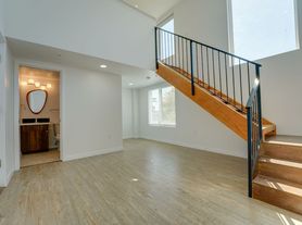 Duplet at Hillcrest | Modern Studio, 1 & 3 Bedroom Apartments