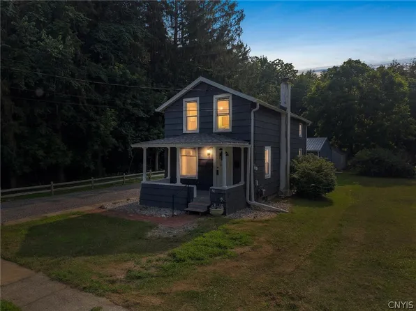 50 Seneca St, Baldwinsville, NY 13027