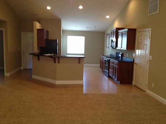 3rd image of 80 Anthony Dr APT A