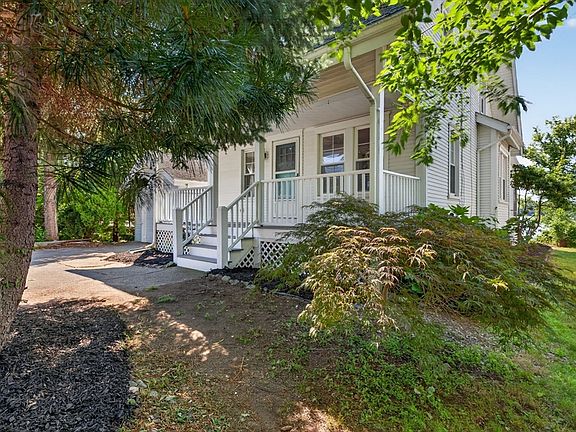 2nd image of 1496 Riverside Ave