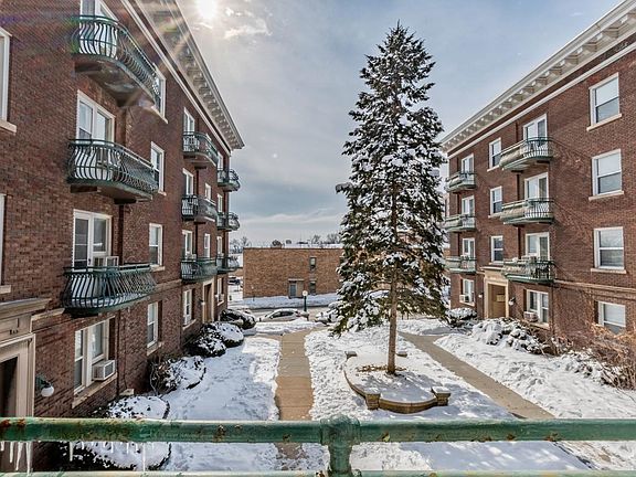 3rd image of 2464 Harney St APT 27