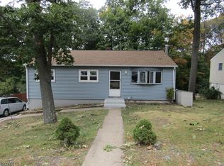 204 Chincopee Ave, Hopatcong, NJ 07843