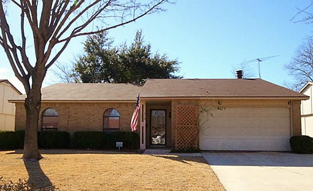 1st image of 415 Forestwood Dr