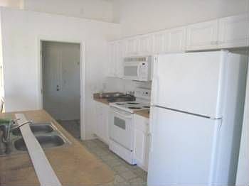 5th image of 2813 SW 18th Pl