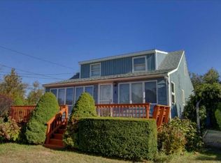 2 Crockett St, Warwick, RI 02889