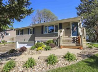 3347 Randolph St, Waterloo, IA 50702