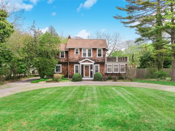 7 N Howells Point Road, Bellport Village, NY 11713