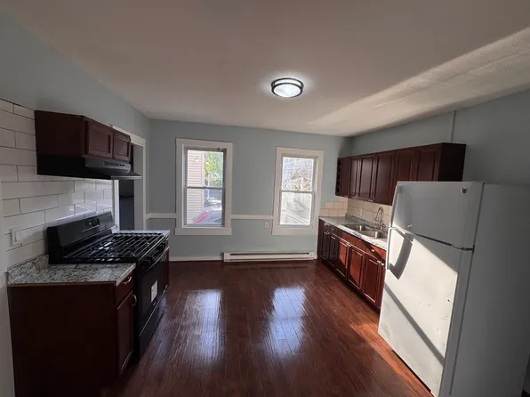 111 Southgate St, Worcester, MA