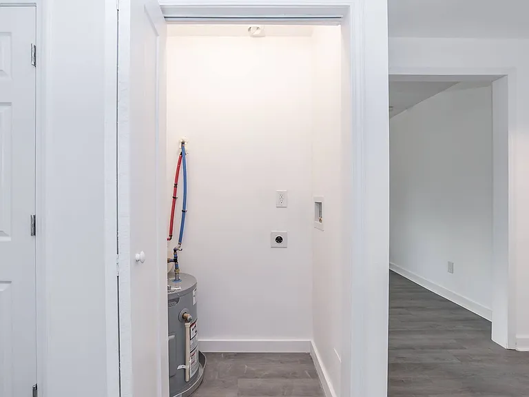 916 Star St — Photo 18