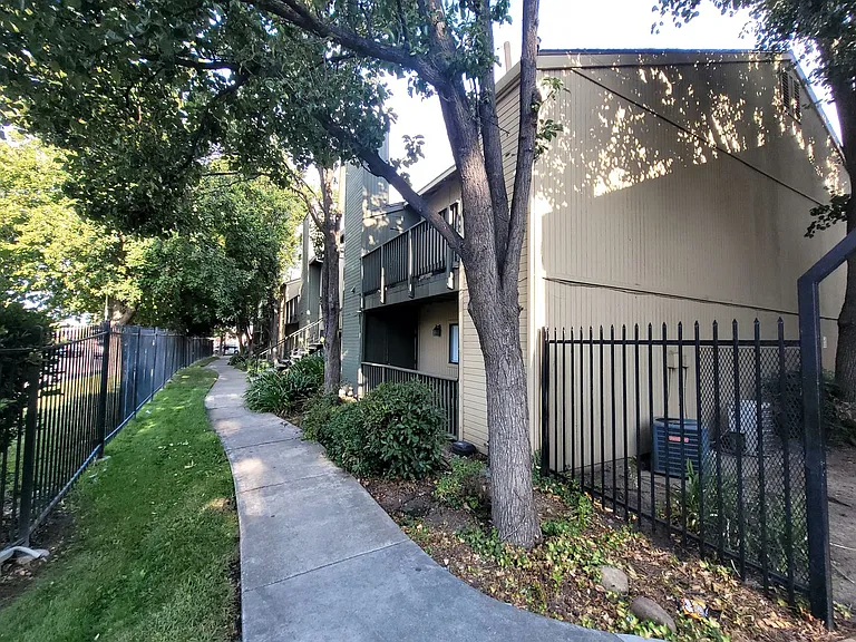 3941 Madison Ave #200 — Photo 1