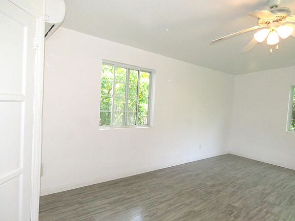 5th image of 1864 1/2 Yosemite Dr