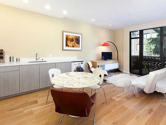 Dining/Kitchen 