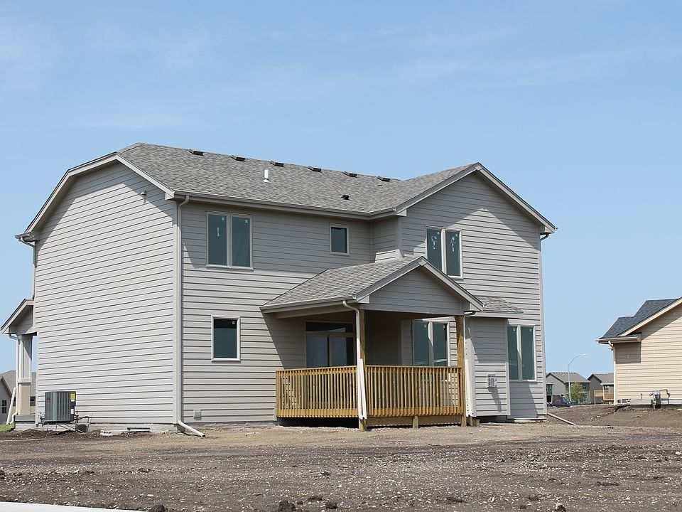 2nd image of 2310 NE 13th St