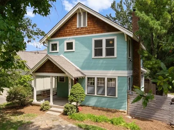 4725 Booth St, Westwood, KS 66205