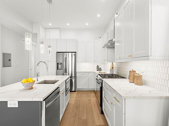 5th image of 2602 Palisade Ave Floor 2
