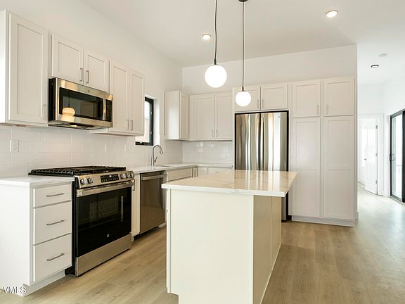 4th image of 188 Spearstone Ave