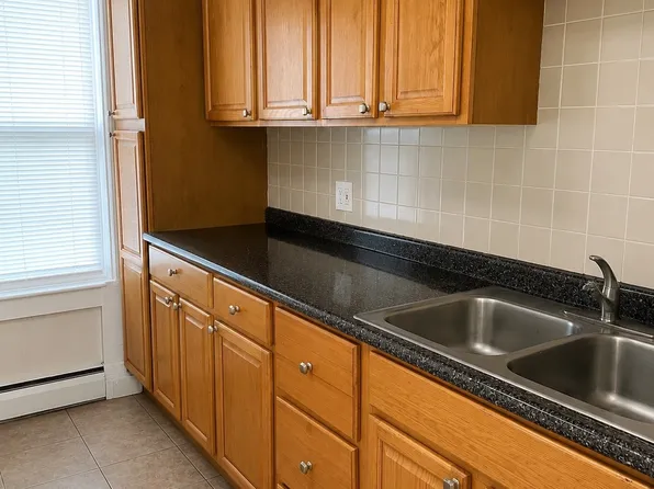 (undisclosed Address), Pawtucket, RI 02860