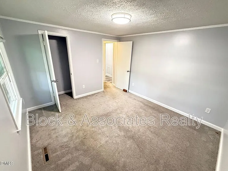 801 Carter Ave — Photo 14