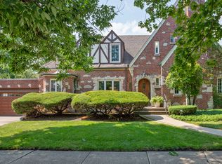 6656 N Sauganash Ave, Lincolnwood, IL 60712