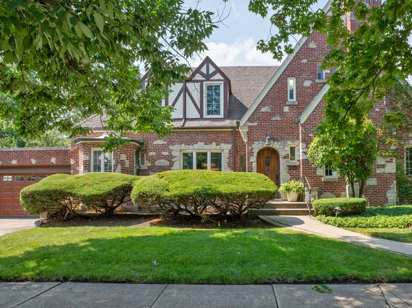 6656 N Sauganash Ave, Lincolnwood, IL 60712