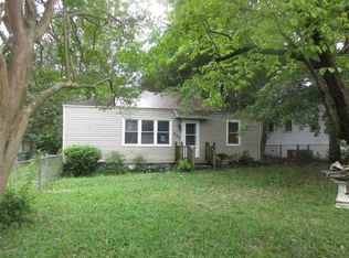 208 8th St, Dublin, GA 31021