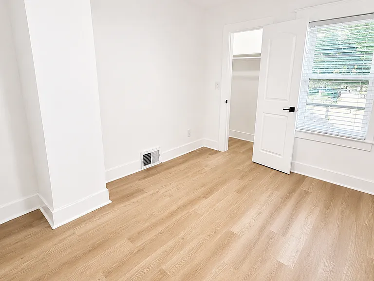 4138 Locust St — Photo 8