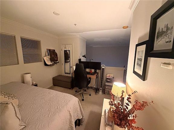 2nd image of 903 Providence Pl APT 422