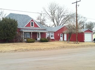 215 W Parker St, Lewellen, NE 69147