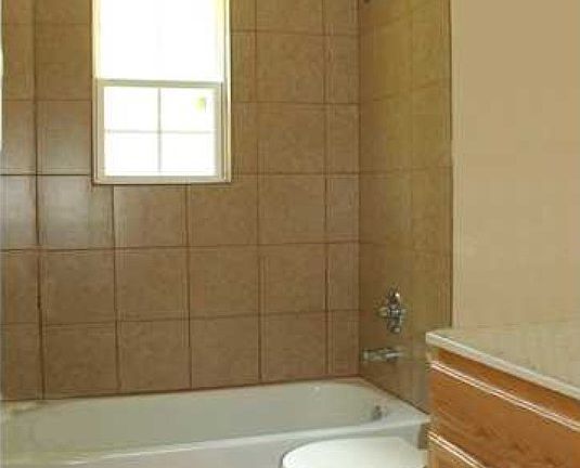 4th image of 724 Lupton Dr