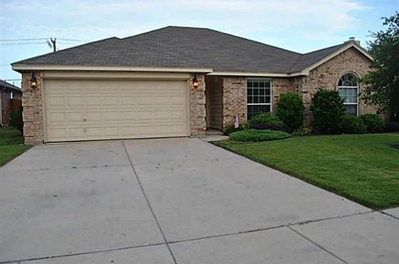 1st image of 840 Evergreen Ln