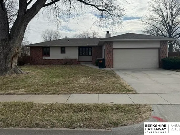 3010 Snead Dr, Fremont, NE 68025