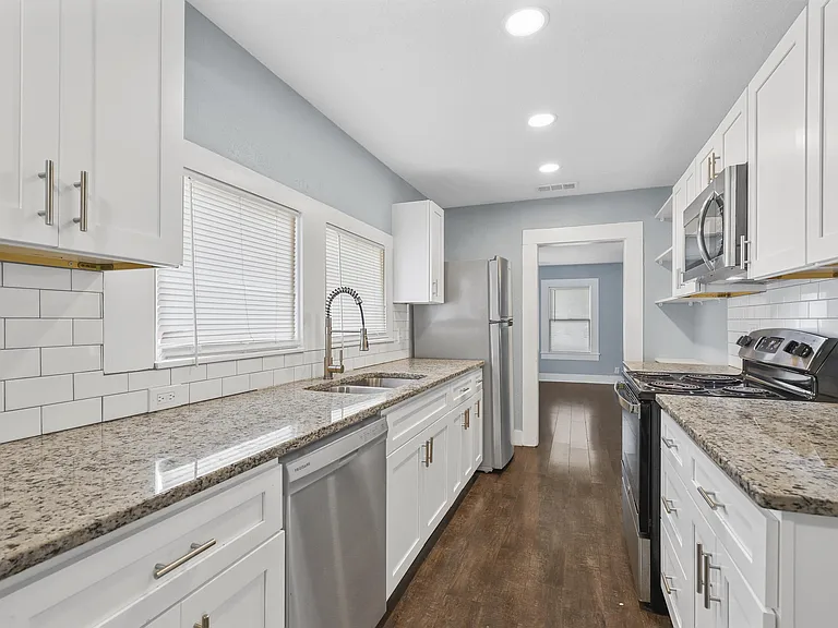 207 W Heard St — Photo 3