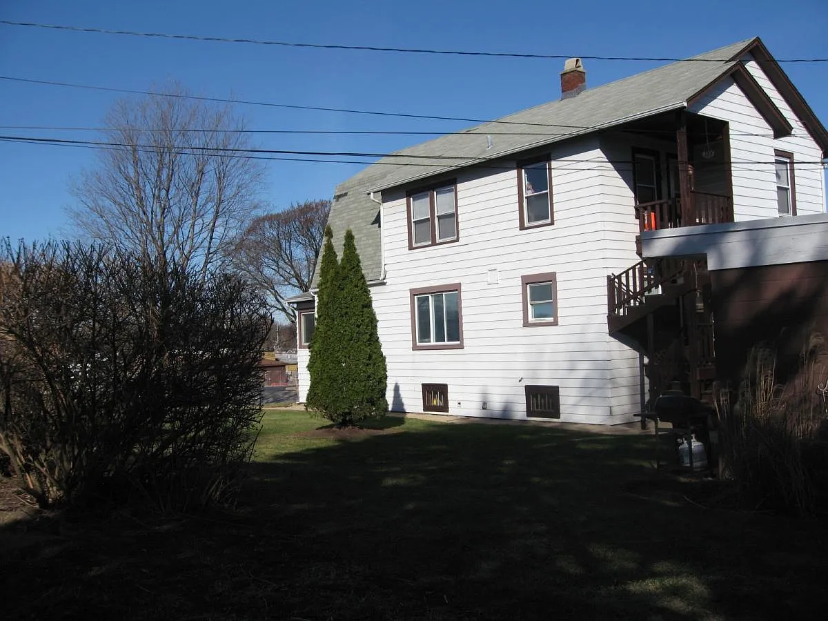 2 bed, 1100 sqft, $1,875 — Photo 3