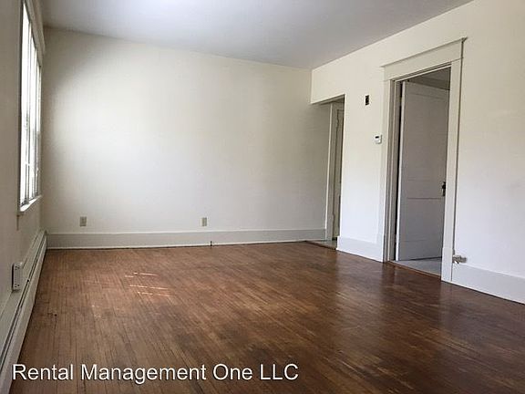 5th image of 214 Wellington St